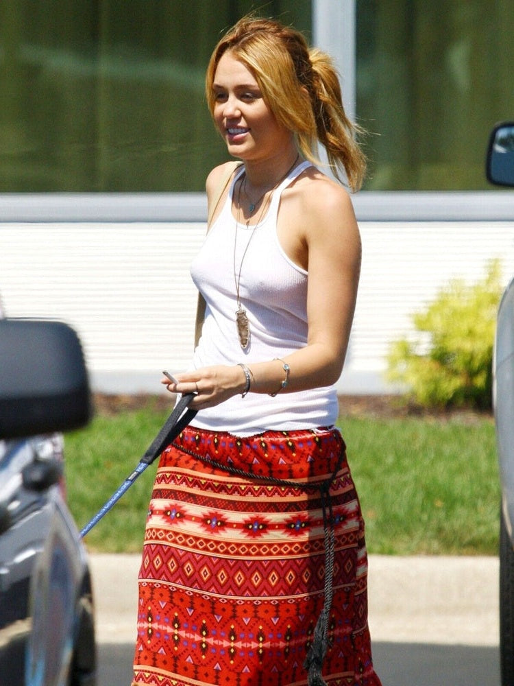 Miley Cyrus 8.5 x 11 Candid Color Photograph Art Print Photo Picture Collectibles:Photographic Images:Photographs Style Your Walls